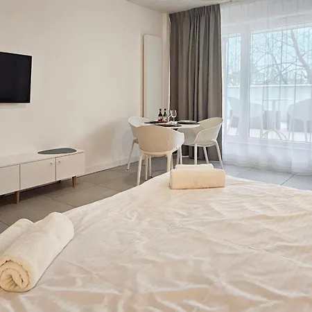 Holidayhomepl Aquamarina Prima 04 Z Tarasem Przy Plazy * Мендзыздрое